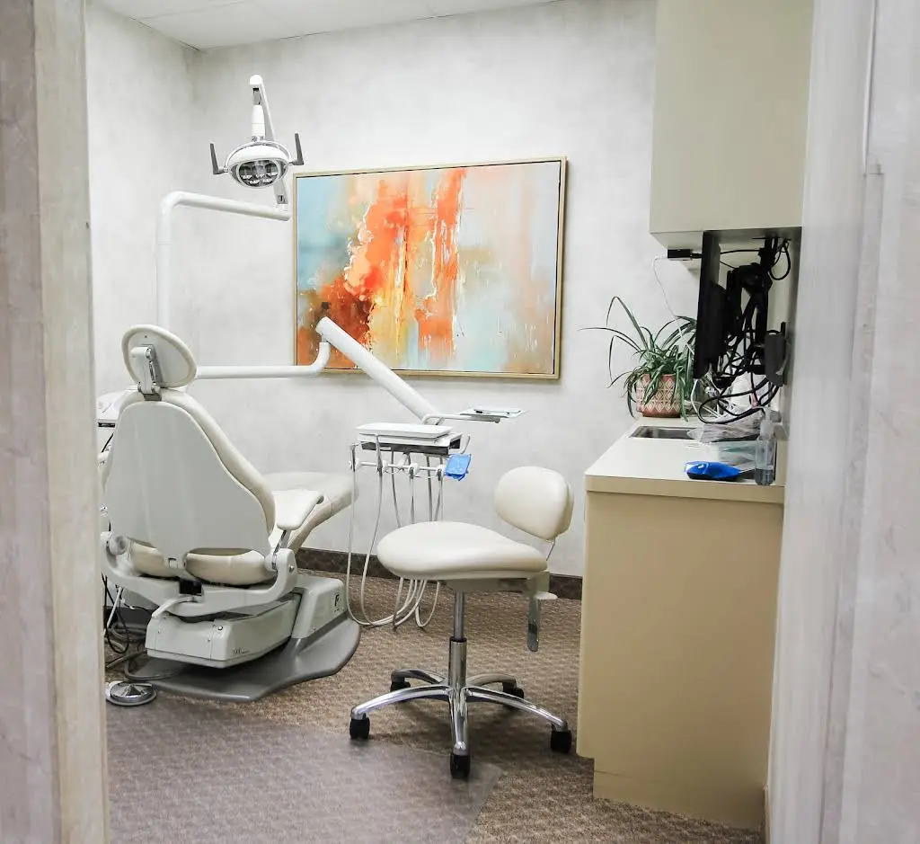 East Peoria Dental Group - Professional dental clinic exterior with modern facilities