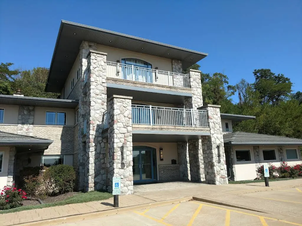 Maple Shade Dental of East Peoria - Professional dental clinic exterior with modern facilities