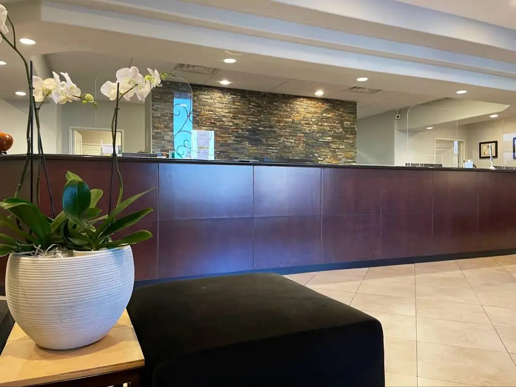 Smile Haven Family Dentistry - Professional dental clinic exterior with modern facilities