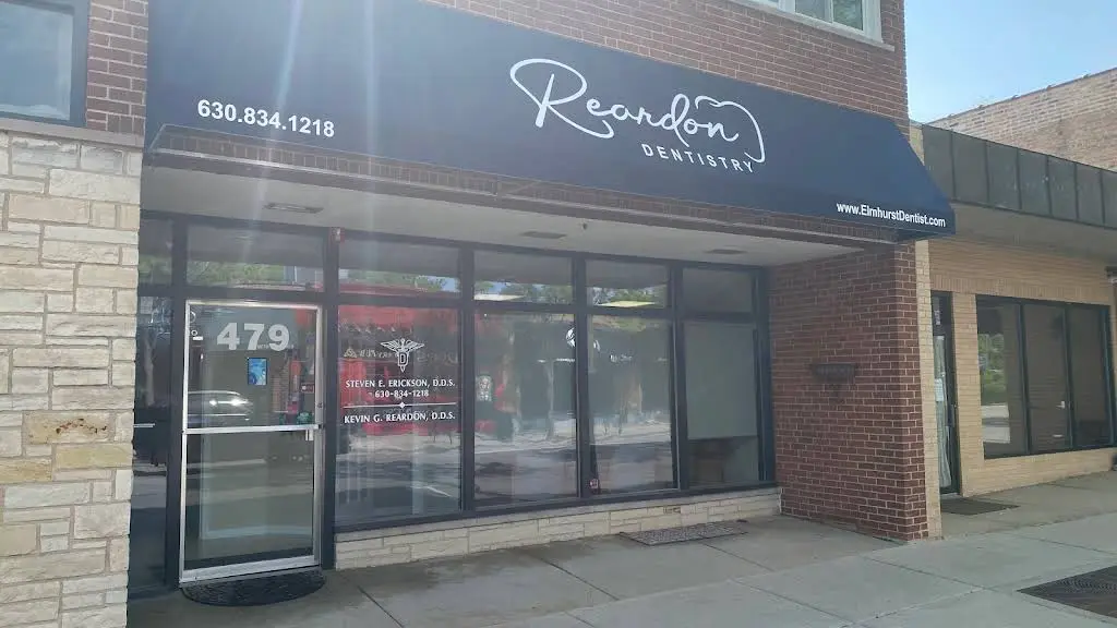 Reardon Dentistry - Professional dental clinic exterior with modern facilities