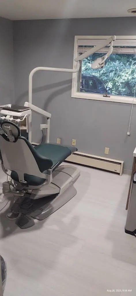 Bryan Suydam DMD - Professional dental clinic exterior with modern facilities