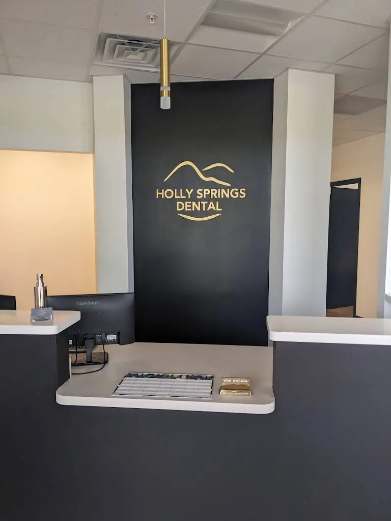 Holly Springs Dental - Professional dental clinic exterior with modern facilities