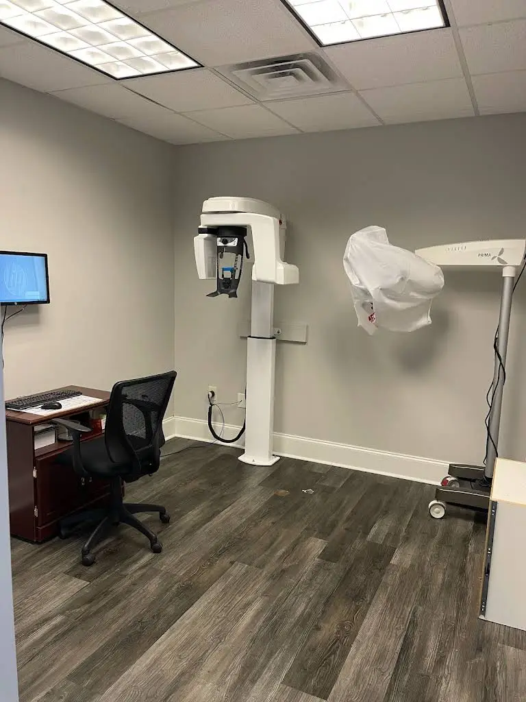 Duluth Endodontics - Professional dental clinic exterior with modern facilities