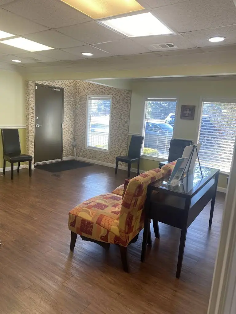 Monroe Smile Center - Professional dental clinic exterior with modern facilities