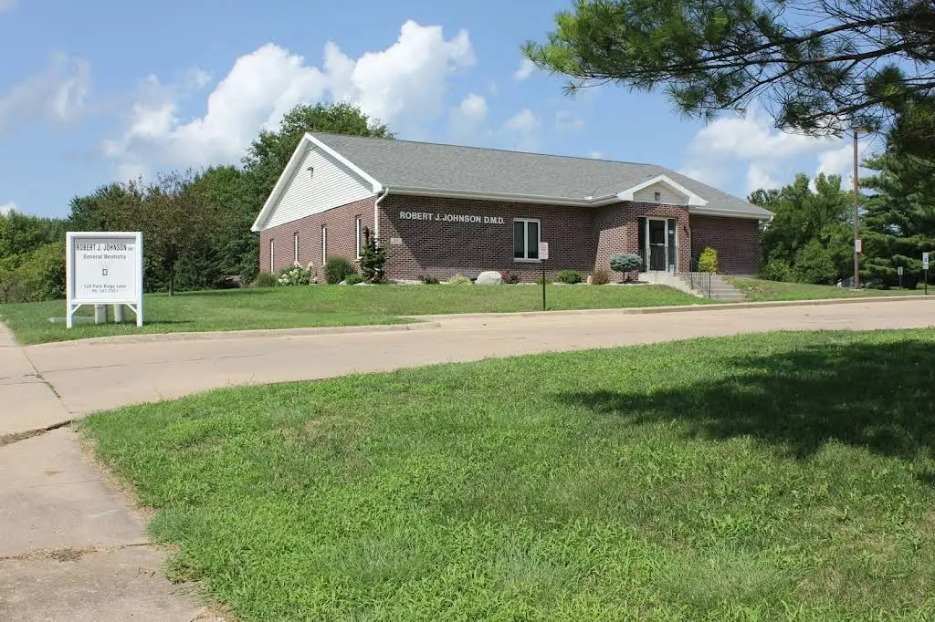 Robert Johnson DMD PC - Professional dental clinic exterior with modern facilities