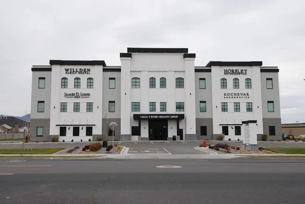 James D. Lund, D.D.S. - Professional dental clinic exterior with modern facilities