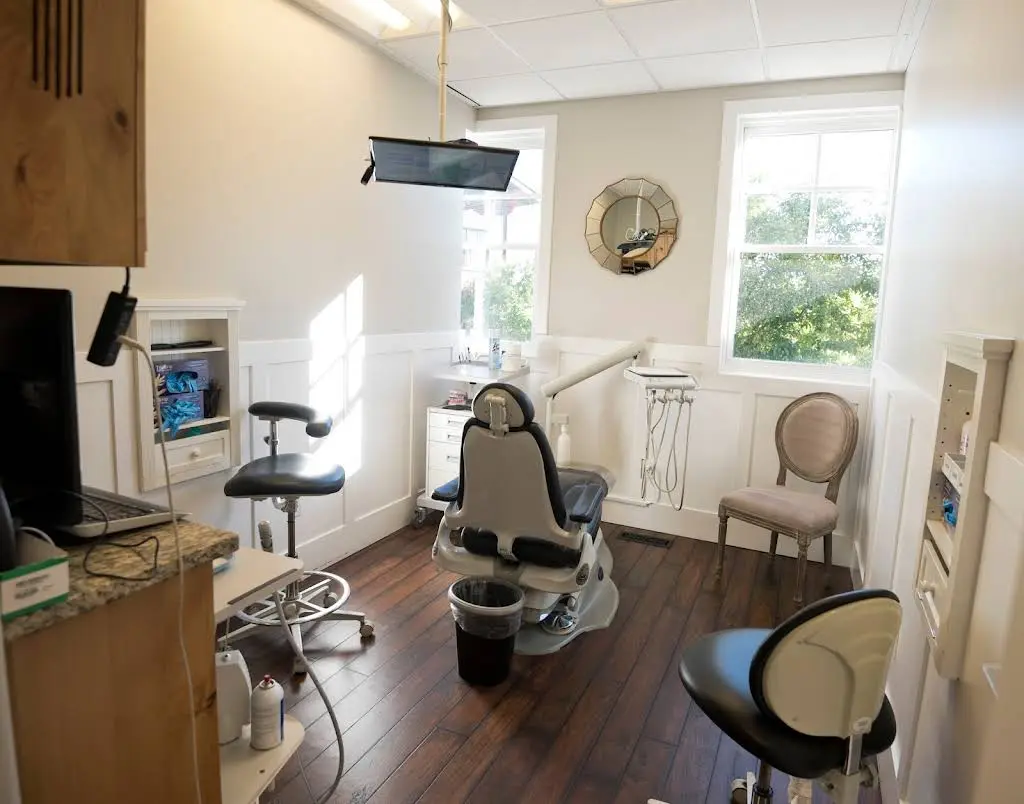 Stark Dentistry - Professional dental clinic exterior with modern facilities