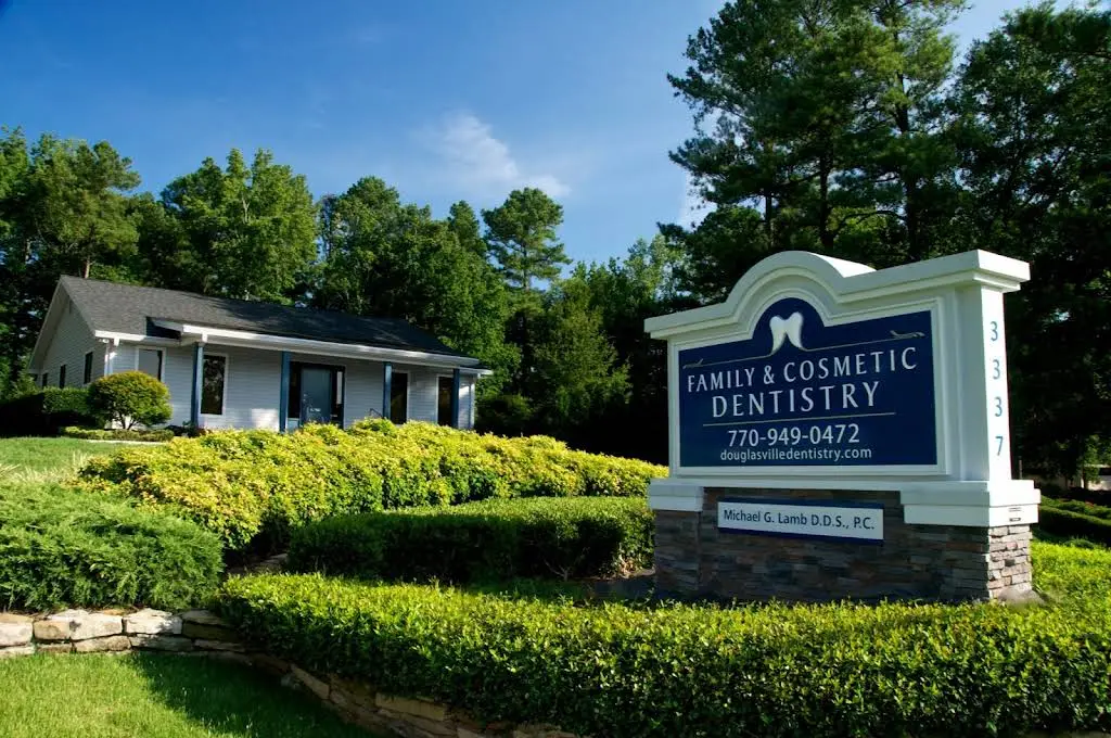 Douglasville Dentistry - Professional dental clinic exterior with modern facilities