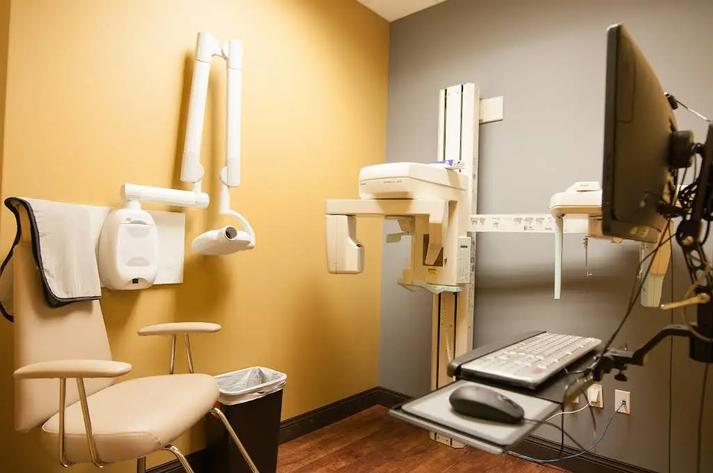 MH Orthodontics - Professional dental clinic exterior with modern facilities