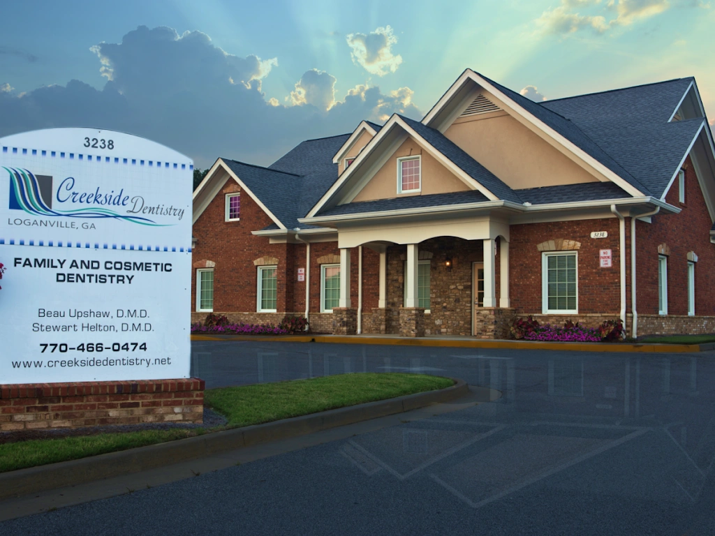 Creekside Dentistry - Professional dental clinic exterior with modern facilities