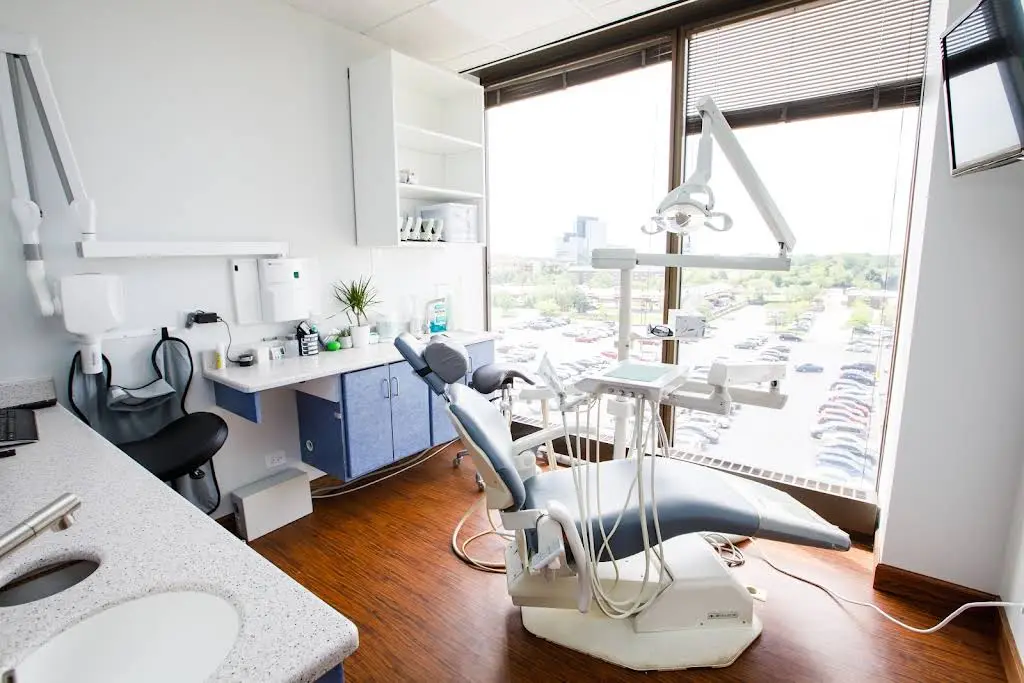 Smile Pro Studio - Professional dental clinic exterior with modern facilities