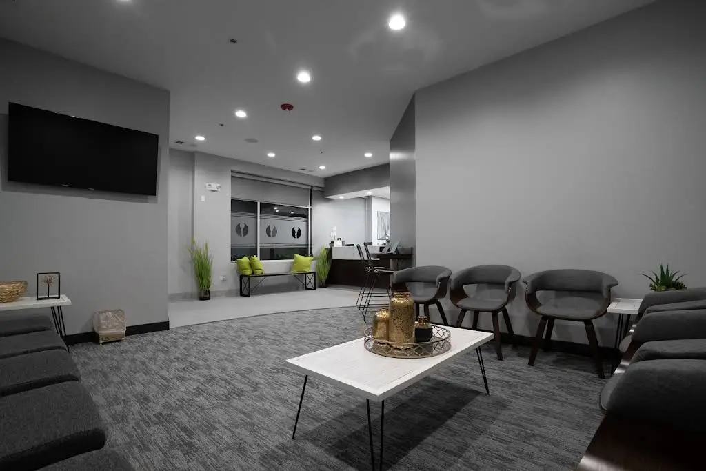 Renovo Endodontic Studio - Professional dental clinic exterior with modern facilities