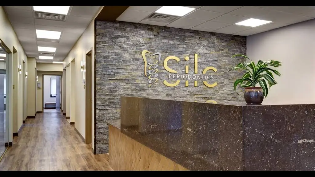 Silc Periodontics - Professional dental clinic exterior with modern facilities