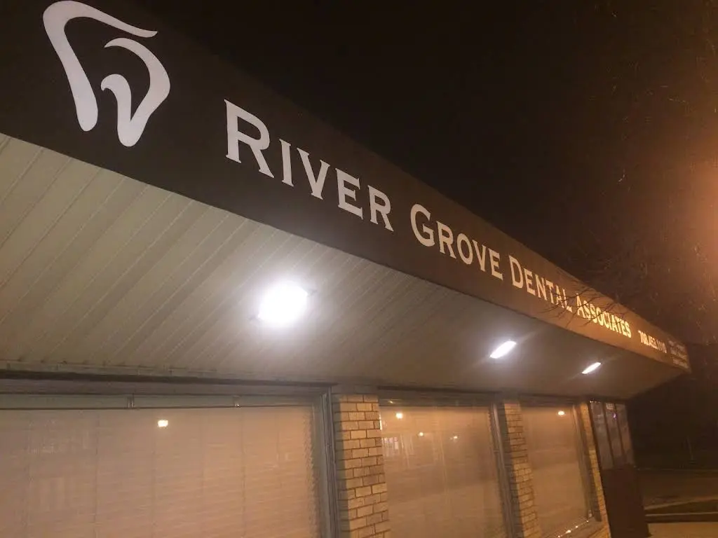 River Grove Dental Associates - Professional dental clinic exterior with modern facilities
