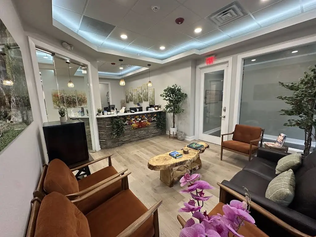 Oak Park Prosthodontics - Professional dental clinic exterior with modern facilities