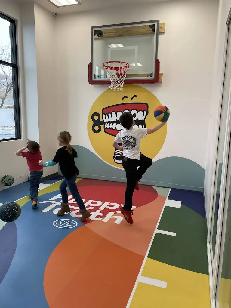 Happy Tooth Pediatric Dentistry - Professional dental clinic exterior with modern facilities