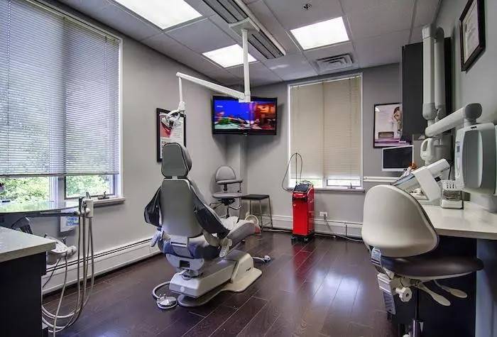 Hinsdale Dentistry - Professional dental clinic exterior with modern facilities