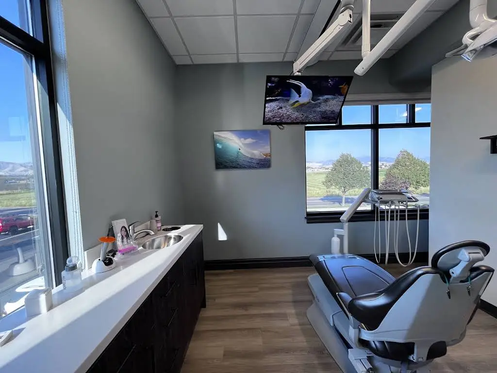 Covington Dental Arts & Wellness - Professional dental clinic exterior with modern facilities