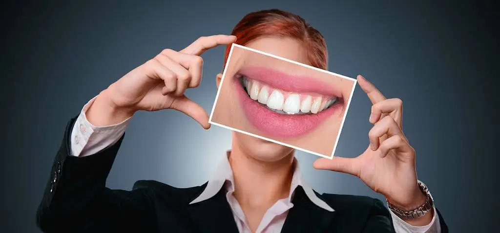 Hamblin Dental Implant & Aesthetic - Professional dental clinic exterior with modern facilities
