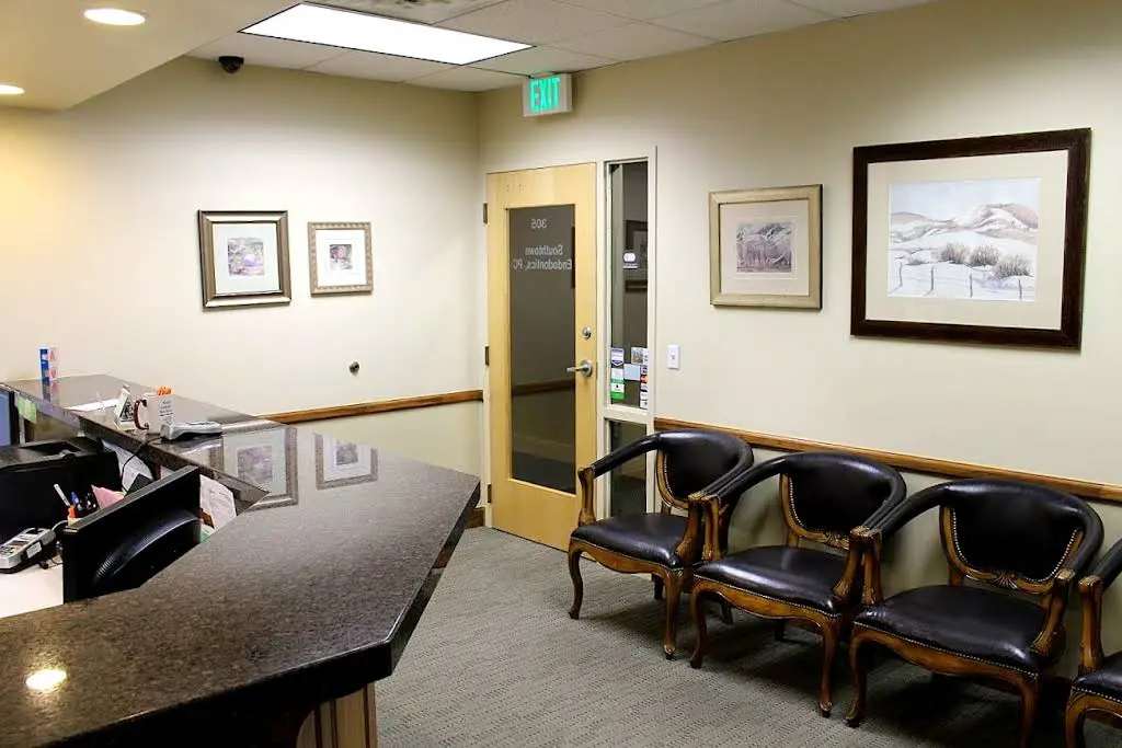 Southtown Endodontics - Professional dental clinic exterior with modern facilities