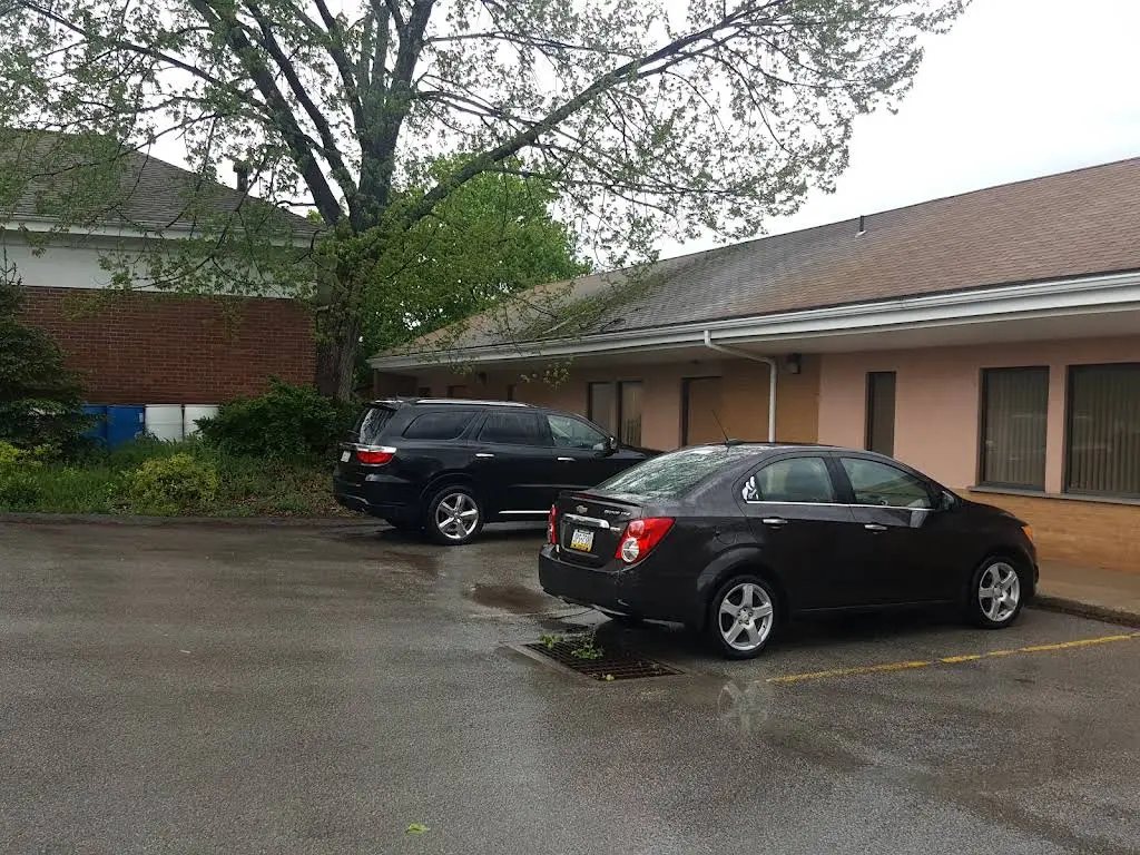Bauer George J DDS - Professional dental clinic exterior with modern facilities