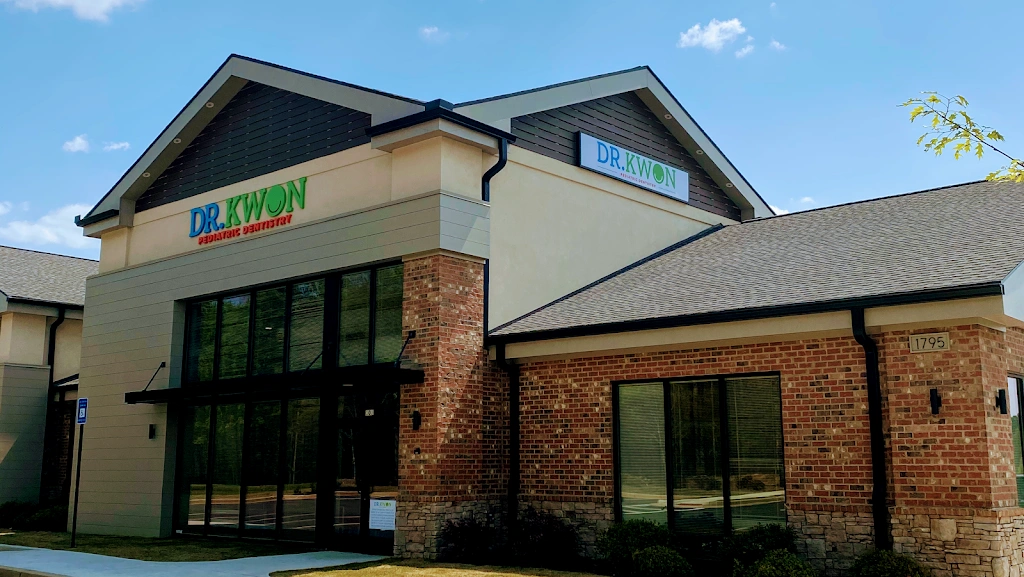 Dr. Kwon Pediatric Dentistry - Professional dental clinic exterior with modern facilities