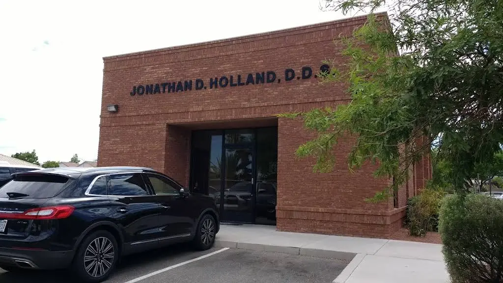 Jonathan D. Holland DDS - Professional dental clinic exterior with modern facilities