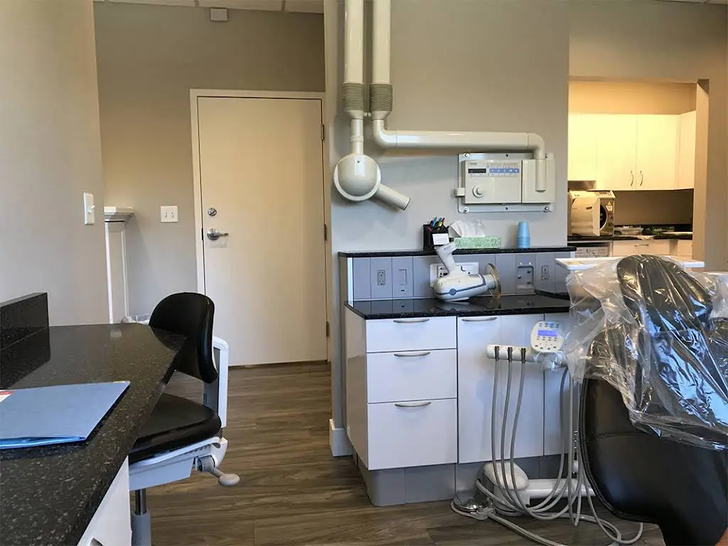 Utah Implants & Periodontics - Professional dental clinic exterior with modern facilities