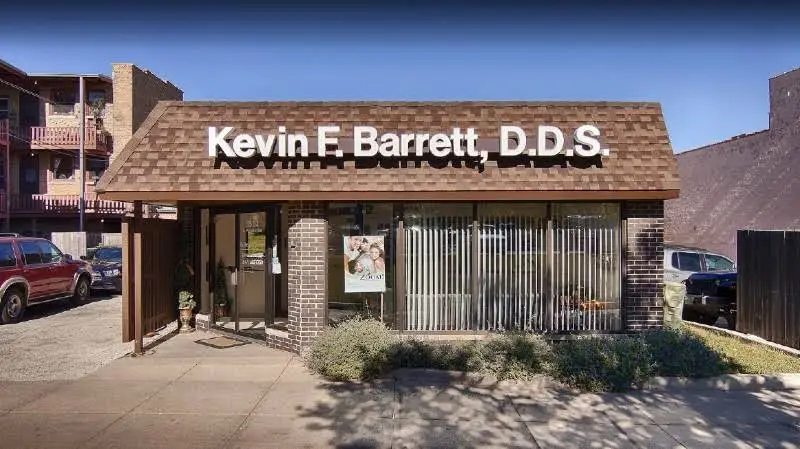 Park Ridge Dentistry - Kevin F. Barrett, DDS - Professional dental clinic exterior with modern facilities