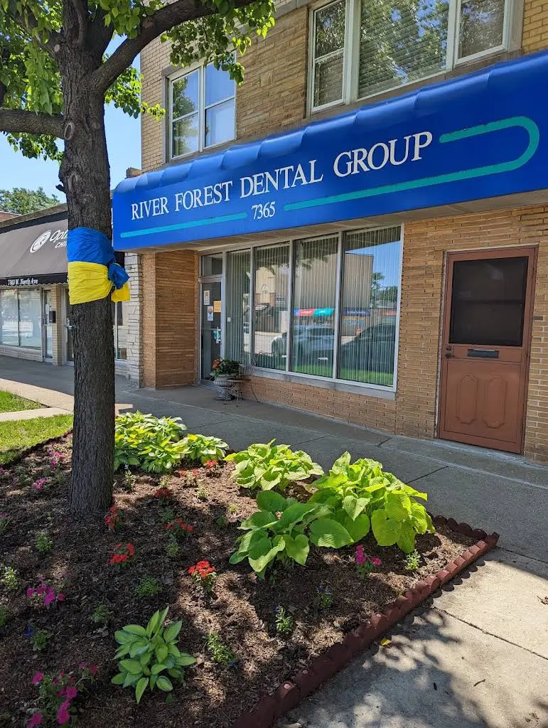 River Forest Dental Group - Professional dental clinic exterior with modern facilities