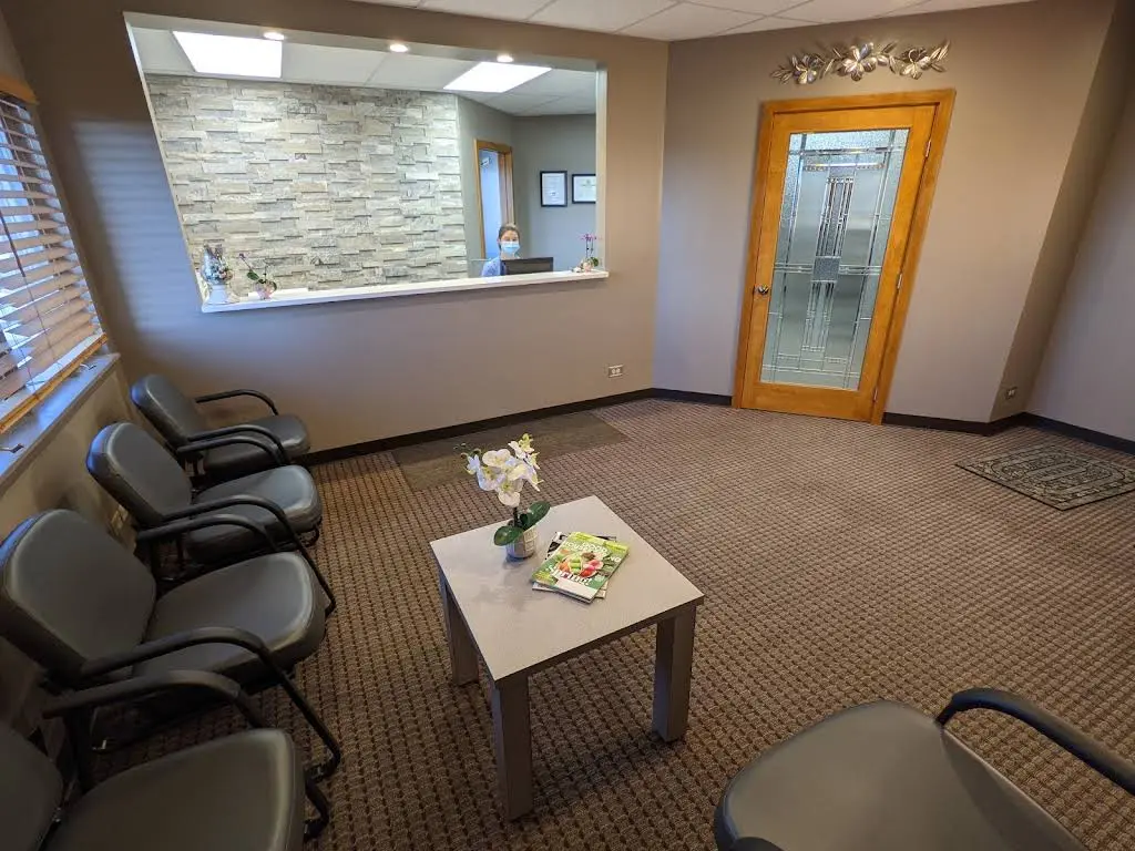 Ralph McDonald DDS, LTD. - Professional dental clinic exterior with modern facilities