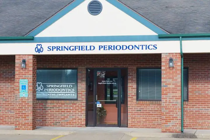 Springfield Periodontics and Dental Implants - Professional dental clinic exterior with modern facilities