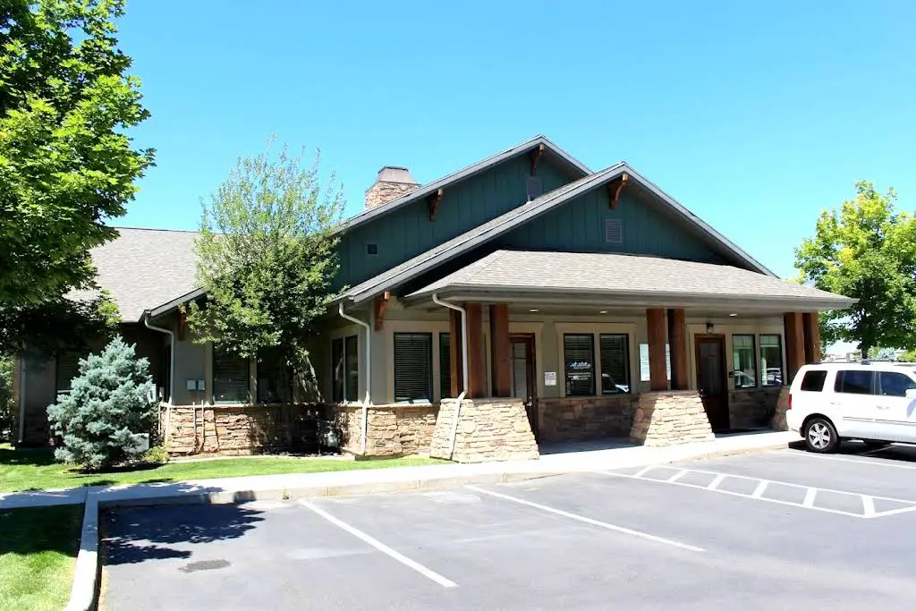 R Dentist | Richard G. Parker, DDS - Professional dental clinic exterior with modern facilities