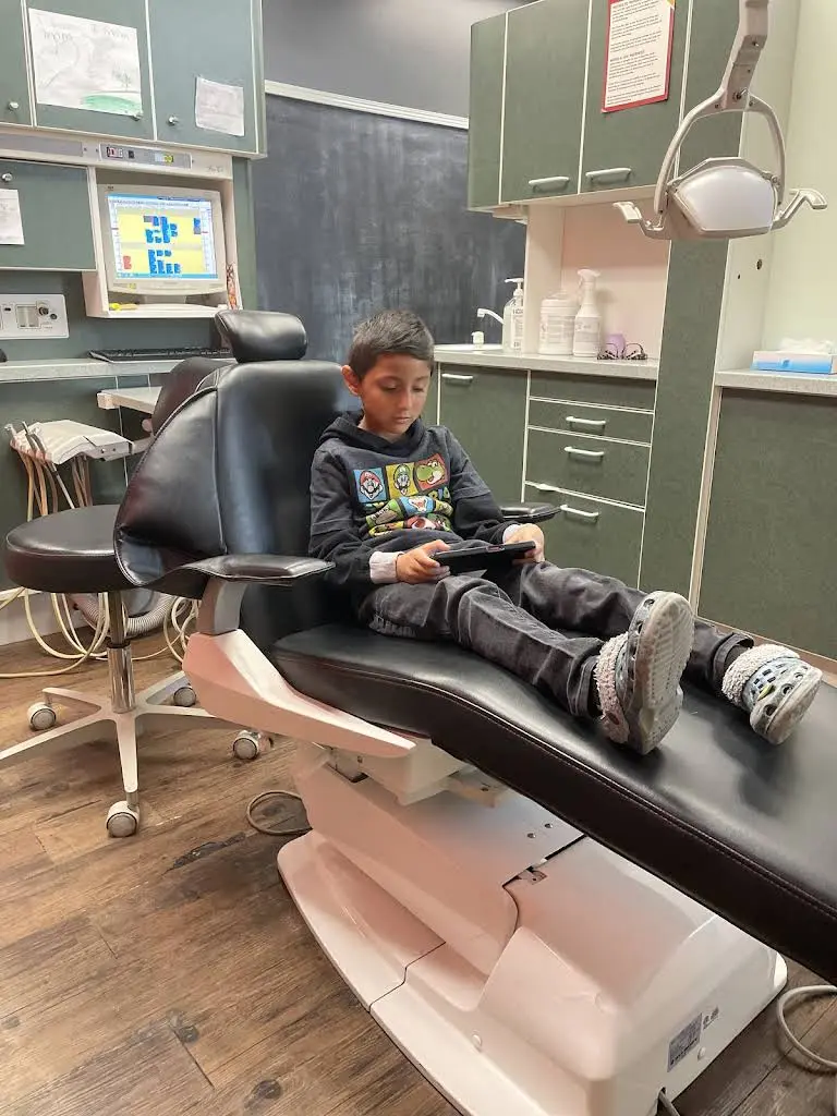 Mint Dental & Orthodontics - Professional dental clinic exterior with modern facilities