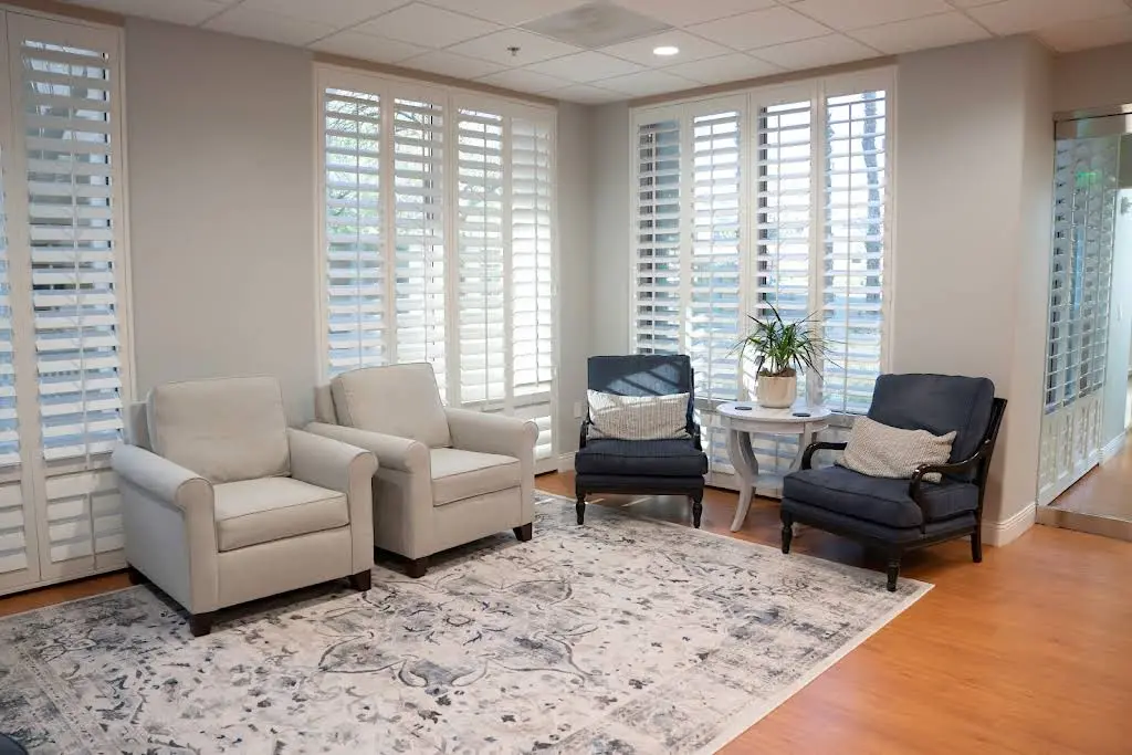 Exceptional Dentistry: Dr. Laurie Bloch-Johnson - Professional dental clinic exterior with modern facilities