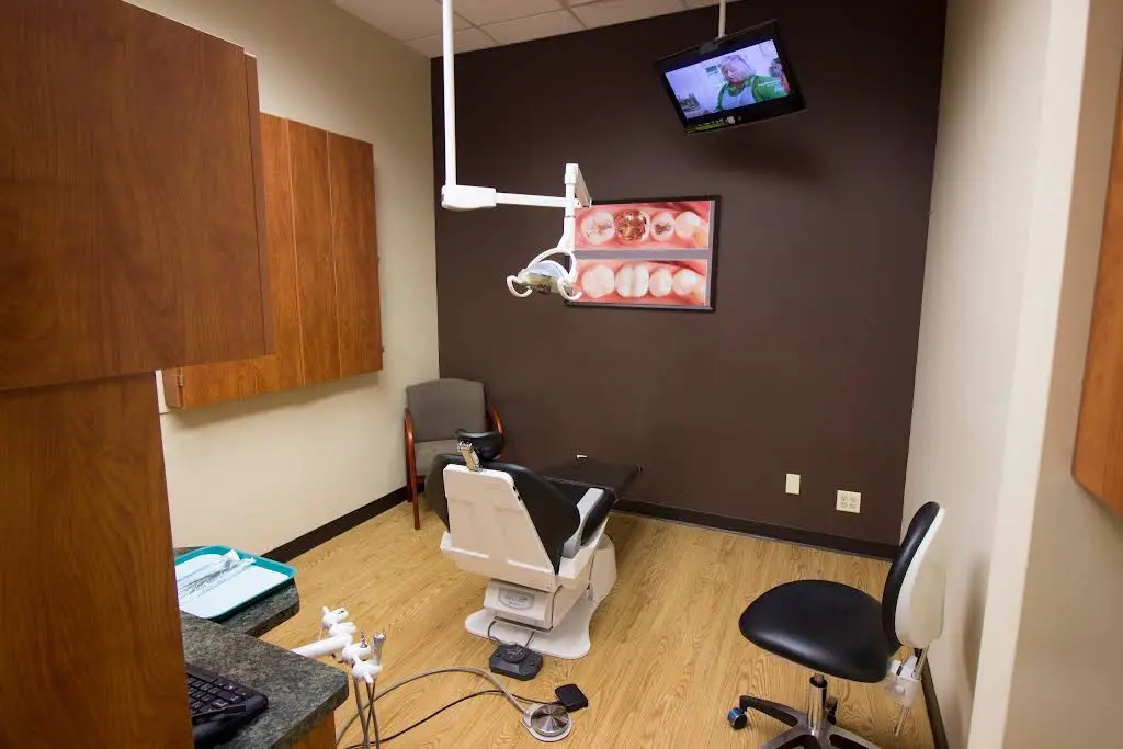 Robles Family Dental - Professional dental clinic exterior with modern facilities