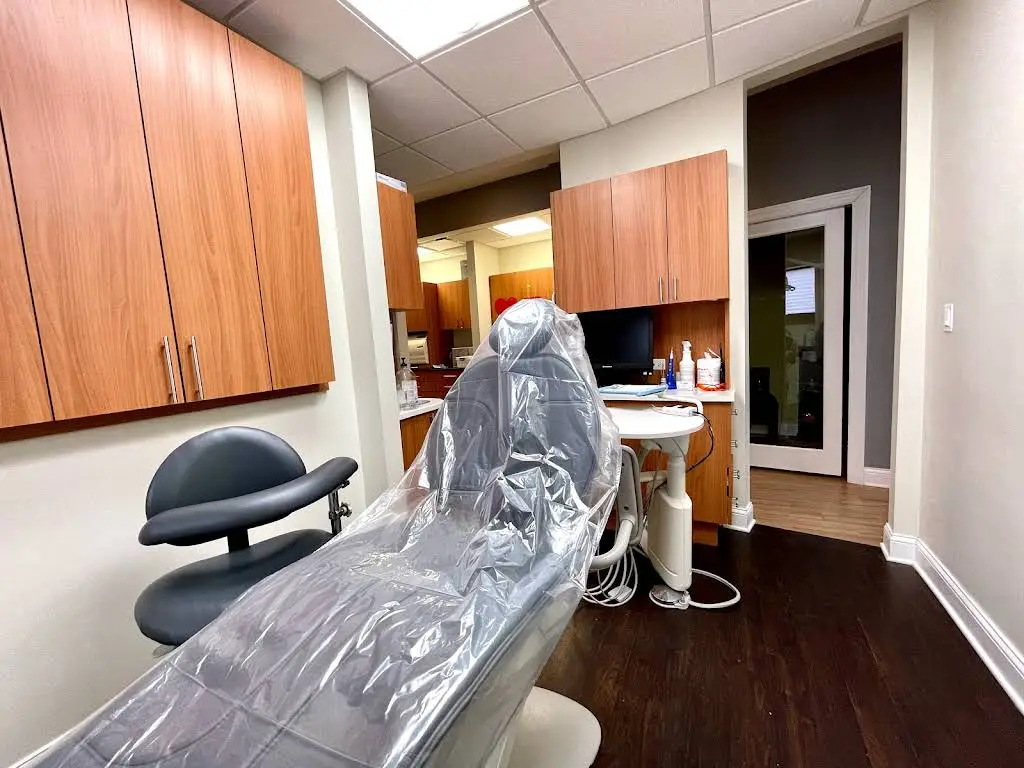Dental 360 - Berwyn - Professional dental clinic exterior with modern facilities