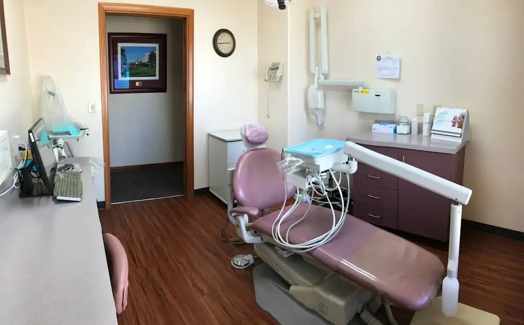 Paradise Valley Dental - Professional dental clinic exterior with modern facilities