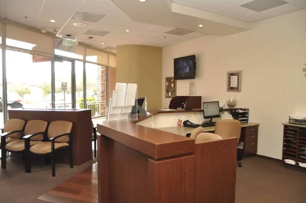 Canyon Pointe Dental Group - Professional dental clinic exterior with modern facilities