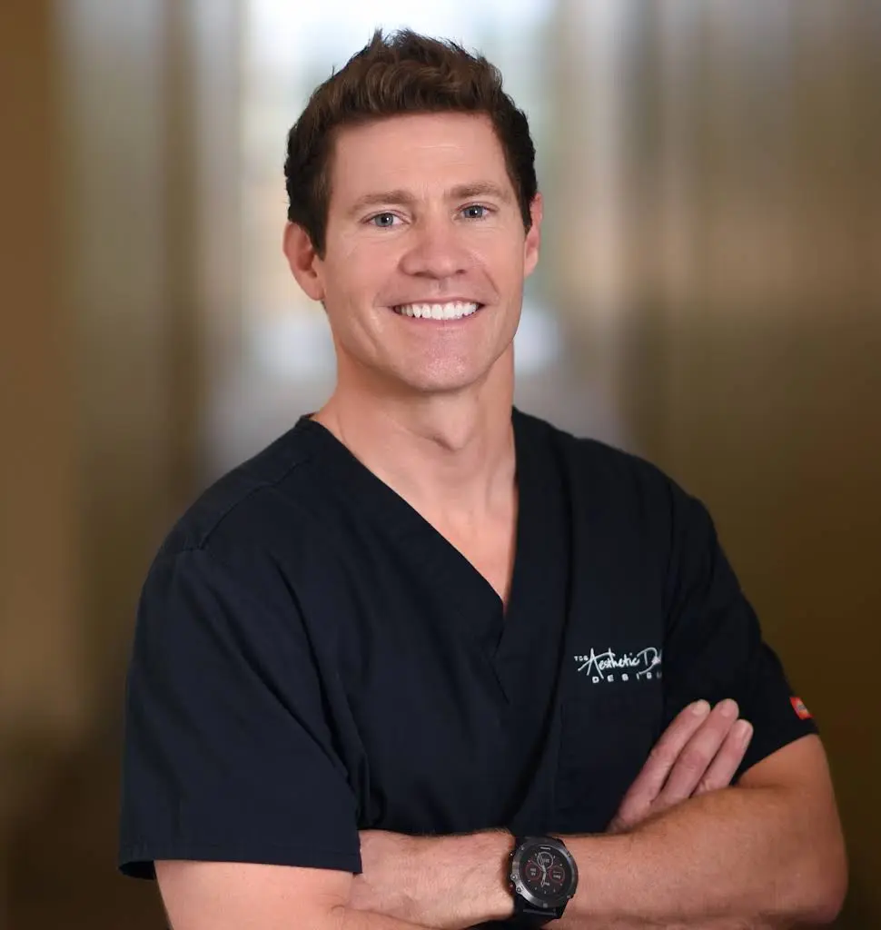 Dr. Snyder Cosmetic Dentistry Las Vegas / Concierge Cosmetic Dentistry - Professional dental clinic exterior with modern facilities
