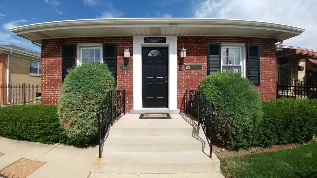 Grateful Dental - Jeffrey S. Wittmus, DDS - Professional dental clinic exterior with modern facilities