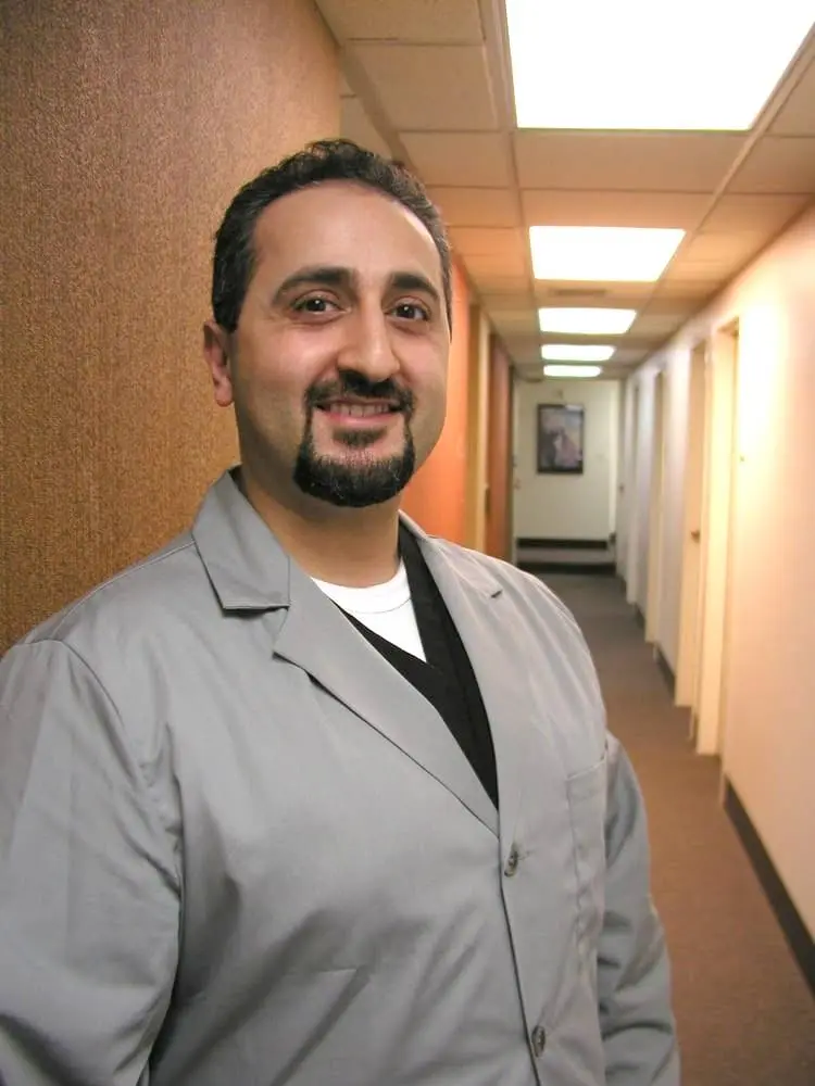 Smiles on Elston - Professional dental clinic exterior with modern facilities