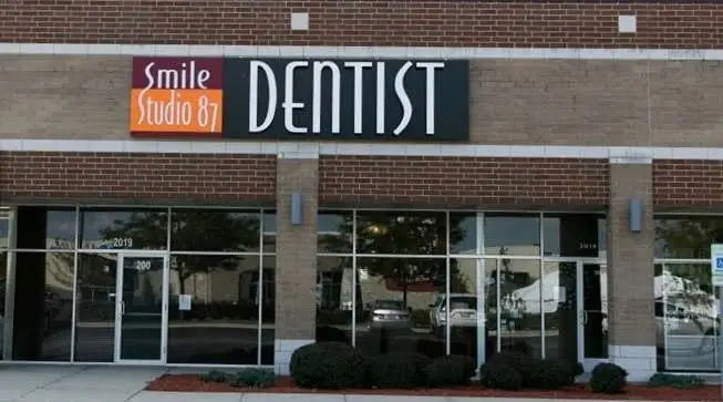 Smile Studio 87 - Professional dental clinic exterior with modern facilities