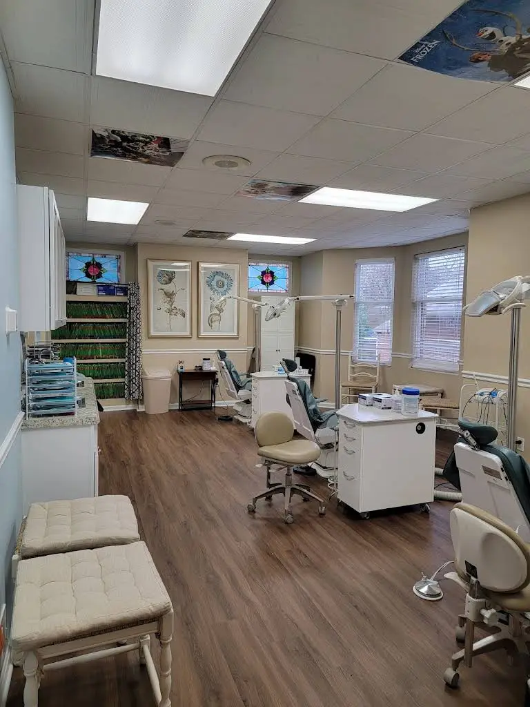 Dentistry For Kids - Professional dental clinic exterior with modern facilities