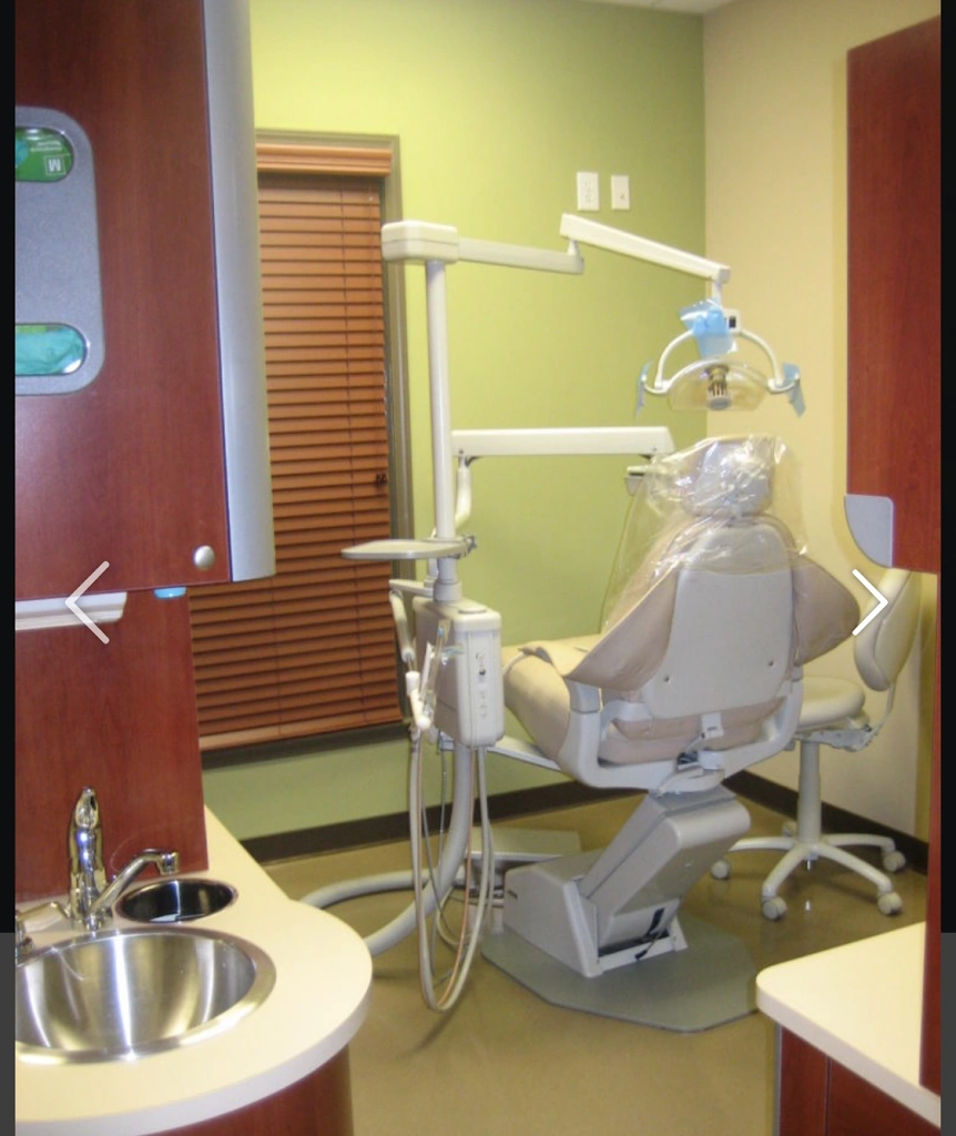 Eaglin Dental Group - Professional dental clinic exterior with modern facilities