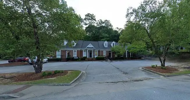 Dr. Robert Pauley, Jr., D.M.D. - Professional dental clinic exterior with modern facilities