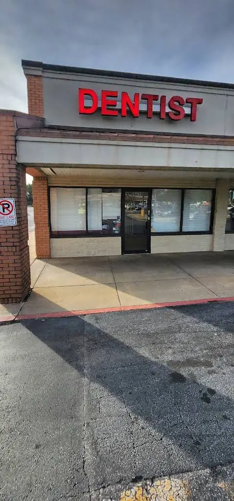 South Fulton Dental Care - Professional dental clinic exterior with modern facilities