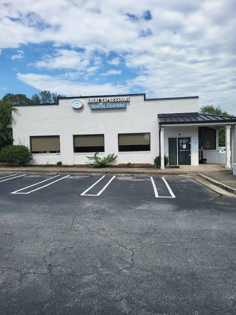 Great Expressions Dental Centers - Conyers - Professional dental clinic exterior with modern facilities
