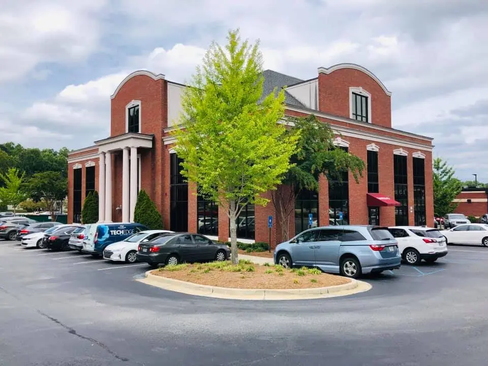 Gainesville Endodontics - Professional dental clinic exterior with modern facilities