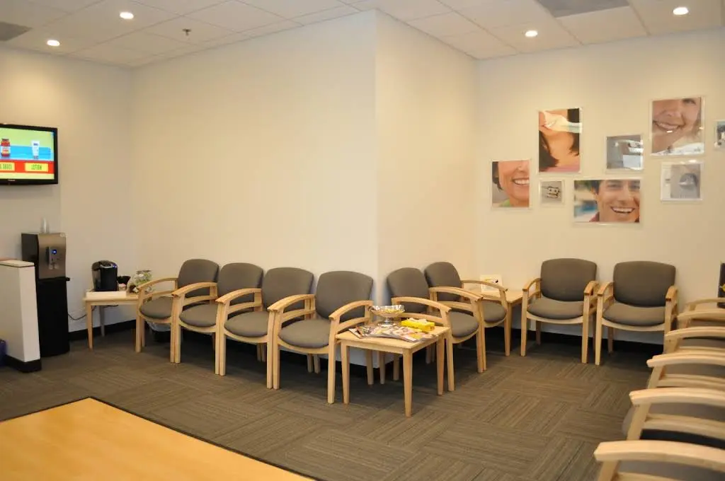 MacDonald Ranch Modern Dentistry - Professional dental clinic exterior with modern facilities
